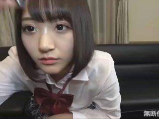墨镜哥总能约到顶级颜值小姐姐回来3P 有点清纯眼镜妹被车轮战 操起来非常骚淫语不断 各种姿势轮换着操